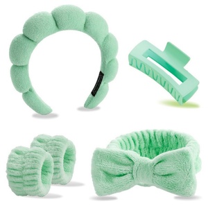 Ensemble de soins du visage pour femmes style minimaliste, bracelet en tissu velours, bandeau de spa, chouchous léopard, pince à cheveux - Product Image 3
