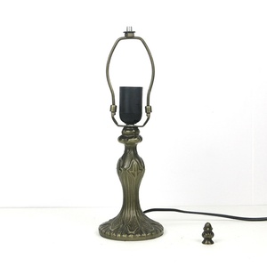 Lámpara de Mesa Tiffany Estilo Tulipán de Vidrio Teñido Europeo de 8 Pulgadas LongHuiJing - Product Image 3