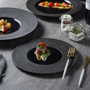 Plat rond de mariage de luxe personnalisé hôtel restaurant bord dentelle articles ménagers noir mat non émaillé petites assiettes en grès céramique - Product Image 1