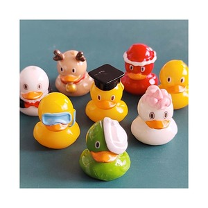 Micro Paysage Résine Mignon Petit Canard Jaune Animal Figure Fée Jardin Décoration Bureau Petits Ornements - Product Image 1