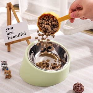 Xiyue - Tazón para perros y gatos, PP, antideslizante, diseño inclinable antivuelco para alimentación de mascotas - Product Image 3