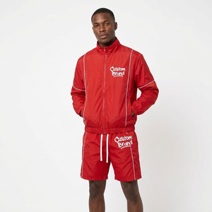 Ensemble de survêtement rouge personnalisé pour homme – Veste zippée à manches longues et short en polyester respirant à col montant - Product Image 3