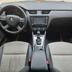 Volkswagen Skoda <span class=keywords><strong>Octavia</strong></span> 2017 1.6l, berline <span class=keywords><strong>d</strong></span>'<span class=keywords><strong>occasion</strong></span> pas cher, petit véhicule familial compact LHD - Product Image 5