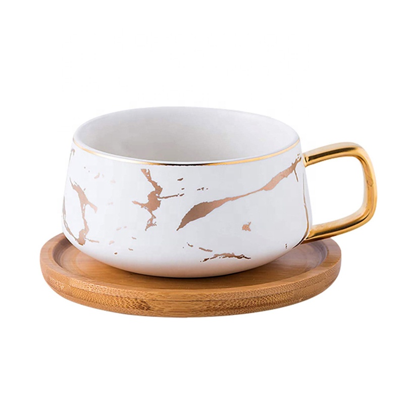 Bianco tazza piattino