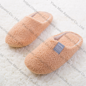 Chaussons d'hôtel en fourrure fantaisie pour femmes, confortables et moelleux, en peluche, pour l'hiver, en fourrure douce, pour la maison - Product Image 2