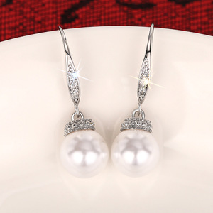 Eleganti Orecchini Pendenti con Perle Finte, Orecchini Chic di Lusso Leggero alla Moda per Donne - Product Image 1