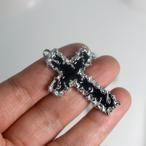 Accesorios de Bisutería DIY para Halloween: Dije de Cruz Negra con Efecto Goteo de Aceite en Aleación para Pendientes, Pulseras y Collares - Product Image 2