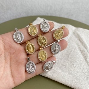 CZ9417 Colgante Religioso Ovalado Chapado en Oro de 18k con Circonitas, Medallón con Retrato de Nuestra Señora de Coromoto, Virgen María/Ángel/San, Amuletos - Product Image 4