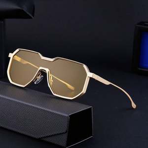 Gafas de Sol Cuadradas con Marco Metálico y Protección UV400, Estilo Gótico Steampunk 2024 para Hombre - Product Image 3