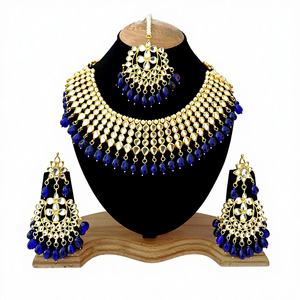 Collar clásico indio, conjunto de joyería para compromiso, aniversario, boda, regalo tradicional con cristales, Kundan, perlas de imitación y chapado en oro. - Product Image 1