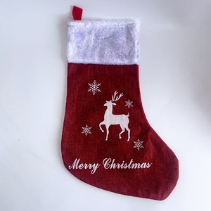 Ensemble de chaussettes de Noël en polyester écologique et doux, sacs cadeaux vintage de Noël, motifs Père Noël/Renne/Arbre, pour enfants et famille, pour les fêtes - Product Image 2