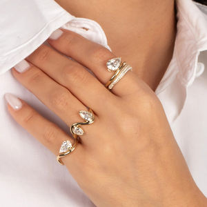 <span class=keywords><strong>Anello</strong></span> LYBURCHI in <span class=keywords><strong>Argento</strong></span> Sterling 925 Placcato Oro 18K con <span class=keywords><strong>Zircone</strong></span> Taglio a Pera <span class=keywords><strong>e</strong></span> Fascia Pavé, Elegante <span class=keywords><strong>e</strong></span> Lussuoso, Tendenza 2025, Gioielleria Raffinata - Product Image 1