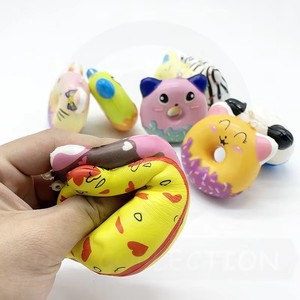 ของเล่นบีบลดความเครียดรูปโดนัทโฟม PU คาวาอี้ แบบขายส่ง ขนาด 65 มม./70 มม. บรรจุในแคปซูลบอล สำหรับเด็ก - Product Image 3