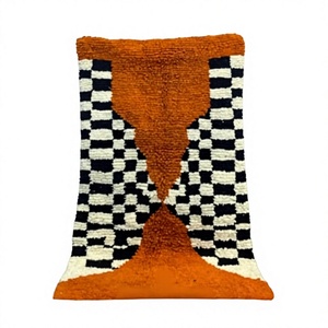 Tapis marocain en laine noué à la main, design brodé de style indien, tapis persan lavable pour intérieur et extérieur par ITHL - Product Image 1