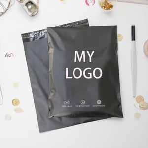 Sacs d'Expédition en Plastique Poly Noirs de Haute Qualité en Gros, Imperméables avec Logo de Marque Imprimé Personnalisé pour Vêtements - Product Image 1