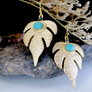 Orecchini a Gancio Vintage a Forma di Foglia con Accenti Colorati, Stile Semplice, Accessori di Moda per Donne, Vendita all'Ingrosso - Product Image 3