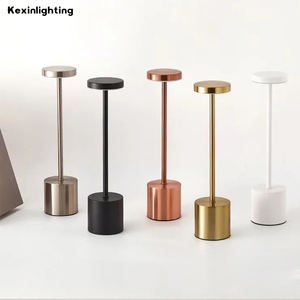 卧室/办公室/家居装饰用USB供电台灯触摸控制3色温可调光亮度铁框架简单设计 - Product Image 2