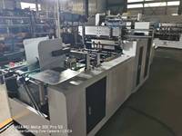 Machine automatique de pose de fenêtres adhésives pour boîtes cadeaux, présentoirs de boulangerie, boîtes en carton pour jouets et aliments, et boîtes en papier