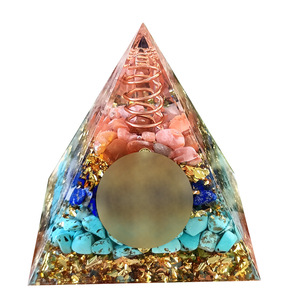 Pyramide en résine époxy avec galets de cristal, 6 cm, ornement de bureau, aménagement de l'aquarium, cadeau - Product Image 5
