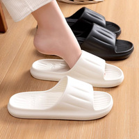 Pantoufles nuage légères, antidérapantes et faciles à nettoyer pour femmes et hommes, pantoufles d'intérieur confortables, chaussures de douche