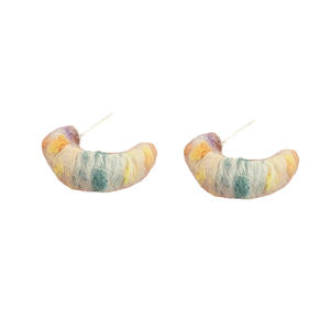 Boucles <span class=keywords><strong>d</strong></span>'oreilles coréennes en <span class=keywords><strong>laine</strong></span> douce arc-en-ciel de type C, style broche argentée pour femme, design tendance, boucles <span class=keywords><strong>d</strong></span>'oreilles automne-hiver - Product Image 5