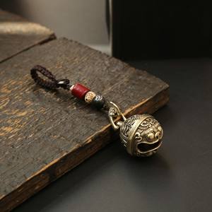 [Charm portachiavi per auto da uomo] Charm campana chimerica in ottone Vintage, decorazioni natalizie di Halloween, accessorio in stile rame metallizzato - Product Image 2