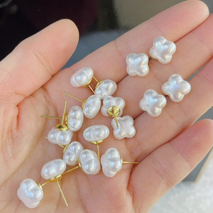 ต่างหูแบบติดหูทรงดอกไม้หัวใจสี่เหลี่ยมสีแดงเชอร์รี่ประดับมุกเทียมสีขาวชุบทอง 18k รุ่น EP1063 ดีไซน์เก๋ไก๋ทันสมัยสำหรับผู้หญิง ปี 2025 - Product Image 5