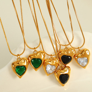 Collar de aleación de zinc con forma de corazón y colgante de cristal engastado en bisel para joyería de fiesta - Product Image 1