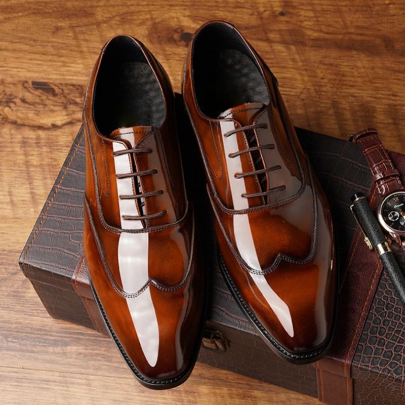 สีน้ำตาล