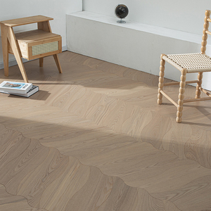 Parquet en chêne blanc européen multicouche brillant de qualité AB E0 E1 CE, antidérapant, motif feuille T&G, 20 mm, pour hôtel de luxe - Product Image 1