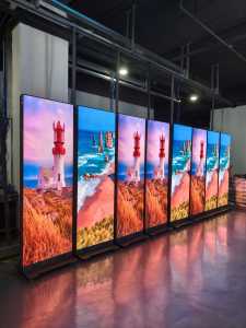 จอแสดงผล LED แบบพับได้ GOB ประหยัดพื้นที่ พร้อมกล่องสำหรับขนส่ง เหมาะสำหรับการโฆษณาแบบตั้งพื้นแบบพกพาสำหรับงานแสดงสินค้าในห้างสรรพสินค้าและงานต้อนรับ - Product Image 6
