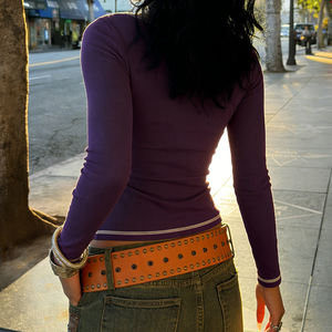 Hot girl retro floral embroidery contrast stitching long-sleeved top fashion slim-fitting <b>V</b>-<b>neck</b> reverse <b>T</b>-<b>shirt</b> - Product Image 6