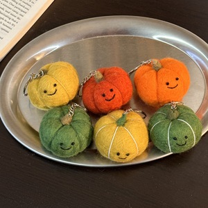 Pendentif porte-clés en feutre de <span class=keywords><strong>laine</strong></span> de haute qualité, collection de fruits, accessoires de sac Miu, petits cadeaux pour femmes - Product Image 4