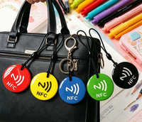 Porte-clés NFC personnalisé 13,56 MHz, étiquette en époxy, jeton RFID rond ou carré pour le partage sur les réseaux sociaux