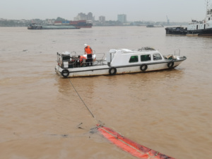 Flèche industrielle d'intervention en cas de déversement d'huile avec système QuickConnect pour une installation rapide Flèche d'intervention en cas de déversement d'huile en PVC - Product Image 5
