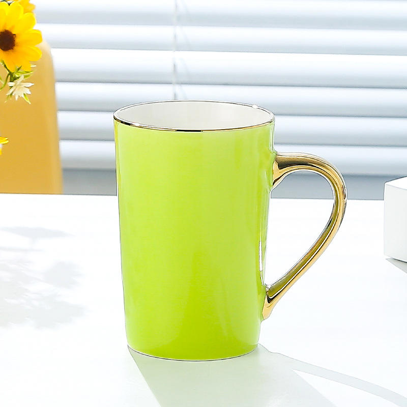 สีเขียวสดใส