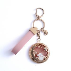 Llavero de Lujo con Diseño de Conejo, Creativo, Hueco, Redondo y Único, Accesorio de Moda Personalizado - Product Image 1