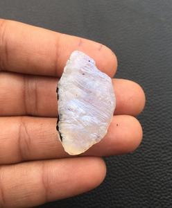 Spécimen de pierre de lune arc-en-ciel naturel de haute qualité Flashy blanc brut indien pierre précieuse non traitée grossiste rugueux - Product Image 3