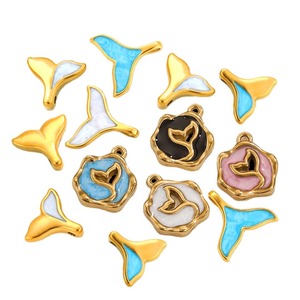 Dijes de Cola de Sirena de Acero Inoxidable con Esmalte y Baño de Oro PVD de 18K para Fabricación de Joyería DIY |   Impermeable, Hipoalergénico y Duradero - Product Image 5