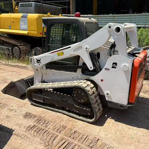 Chargeuse compacte sur chenilles Bobcat T650 d'occasion, très demandée, avec moteur d'origine, pour travaux de terrassement sur chantier - Product Image 2
