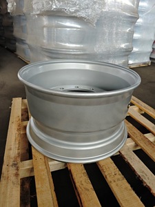 Cache-roue en aluminium sur mesure 225 x 9 / 225 x 8.25 pour camions 11R22.5, argenté, neuf, garantie 5 ans, élégant - Product Image 3