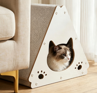 Griffoir triangulaire autoportant pour chat en carton ondulé résistant à l'usure, avec jouet intégré pour chat et soin des griffes, vente en gros