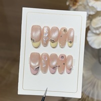 Faux ongles faits main de qualité supérieure, rose nude, jaune, French Cat Eye, à presser, avec breloques étoiles 3D, tranches de coquillages et cristaux diamantés pour nail art