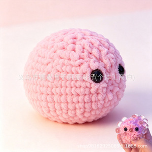 Balle anti-stress en tricot fait main en TPR pour les jeunes - Product Image 3