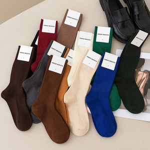 <span class=keywords><strong>Chaussettes</strong></span> Mi-Mollet Double-Aiguille Personnalisées en Gros, <span class=keywords><strong>Chaussettes</strong></span> en Coton Style Écolière Japonaise, <span class=keywords><strong>Chaussettes</strong></span> <span class=keywords><strong>Hautes</strong></span> pour Femme - Product Image 1
