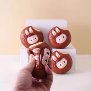 Muñeco Labubu Coca Cola de 6-6.9 Pulgadas, Juguete Coleccionable de Plástico, Decoración para Habitación Infantil, Uso en Interiores - Product Image 4