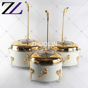 Chauffeplats Royalty: Juego de 3 calentadores de platos de lujo con tapa y soporte, cubierta de cristal colgante, en oro y blanco - Product Image 2