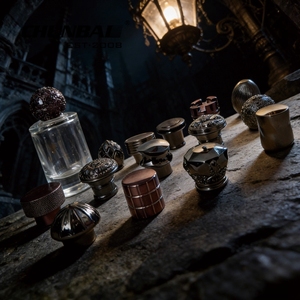 ขวดน้ำหอมแก้วพร้อมกล่อง ขนาด 15 มล. 30 มล. 100 มล. คุณภาพสูง ระดับพรีเมียม พร้อมหัวฉีดแบบหรูหรา - Product Image 2