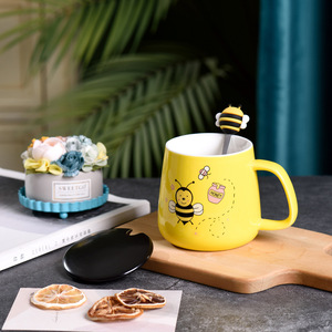 Tazza in Ceramica JM6 Creativa a Forma di Ape Gialla con Coperchio Nero, Manico e Cucchiaio, Grande Capacità, Riutilizzabile per Colazione, Ideale per il Ritorno a Scuola - Product Image 5