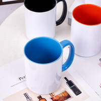 Tasses en porcelaine de 15 oz, cadeaux, blancs, prêts pour la sublimation, revêtement extérieur blanc, intérieur coloré, tasses en céramique personnalisées avec poignée colorée